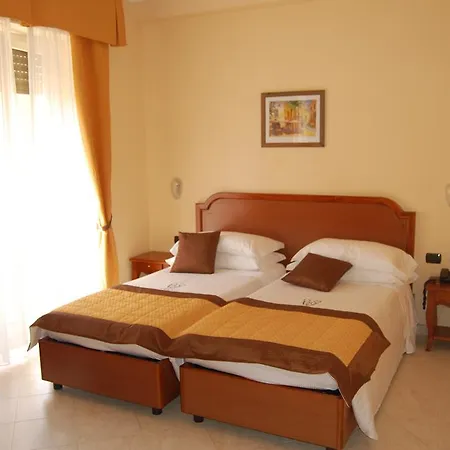 Grand Moroni 4*
