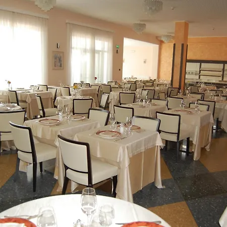 Hotel Grand Moroni 4*